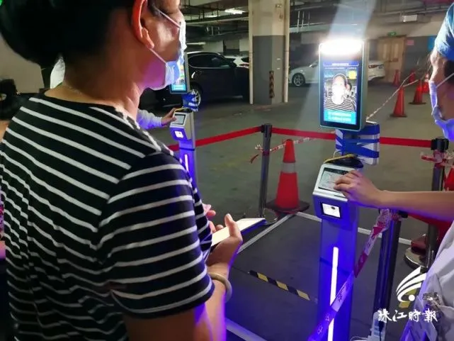 扫描身份证即可快速通行！佛山市五医院启用健康码智能通行系统｜我为群众办实事